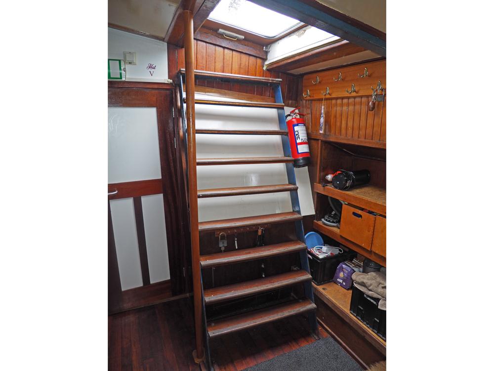 Saloon, Accommodation